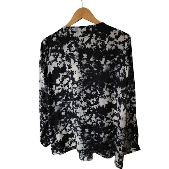 Vince Camuto Black & White Abstract Print Long Sleeve Blouse Size L Flowing - Picture 2 of 4